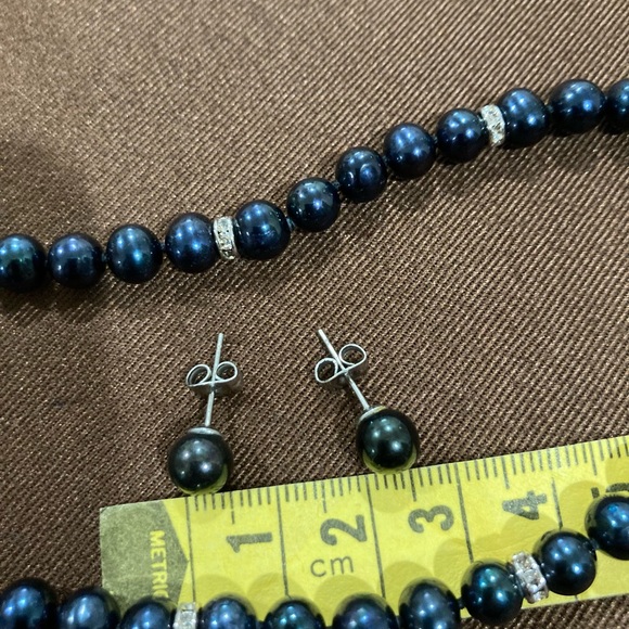 Danbury Mint Midnight Spell Black Pearl Necklace & Earring Set - Picture 2 of 2